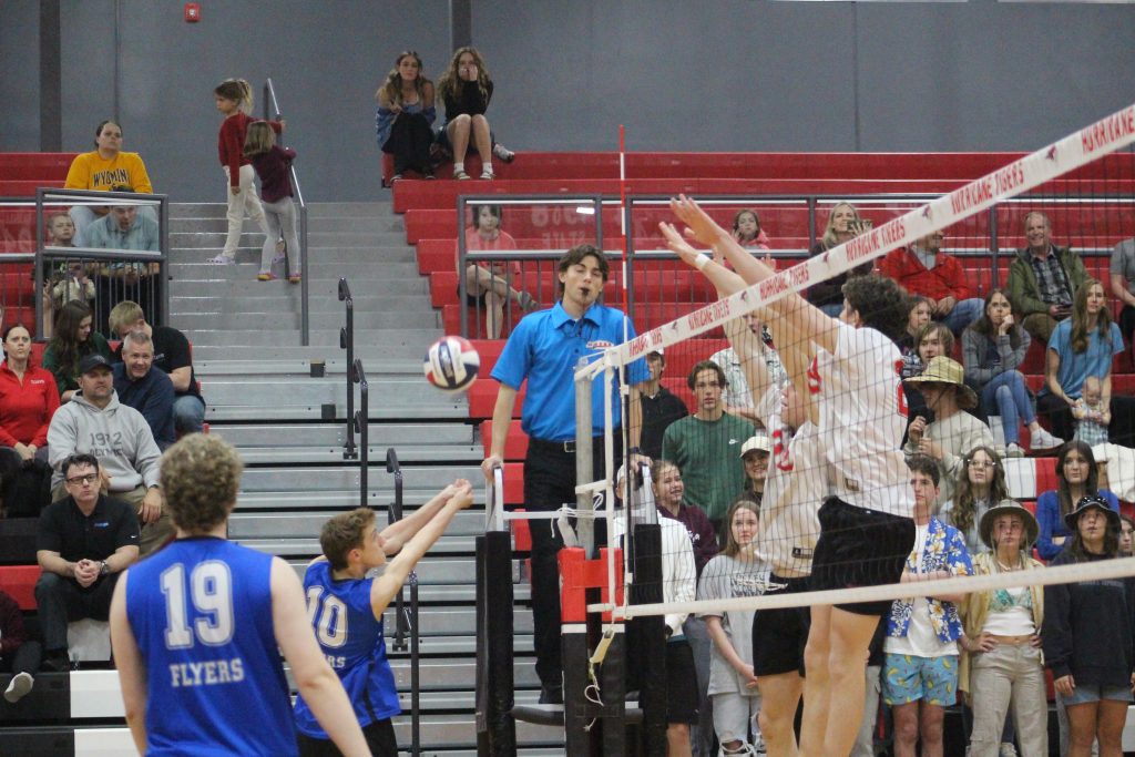 region-9-boys-volleyball:-hurricane-gets-first-region-win;-pine-view-emerges-as-frontrunner
